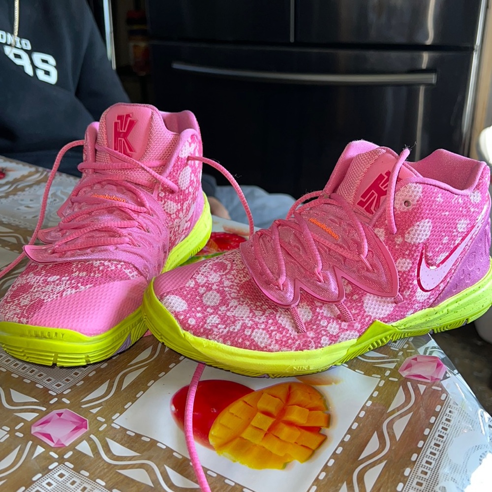 Nike Kyrie 5 Spongebob Patrick